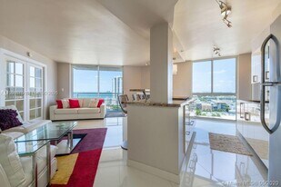 1688 West Ave in Miami Beach, FL - Building Photo