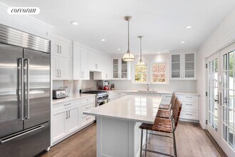 48 Sheppard St in Westhampton Beach, NY - Building Photo - Building Photo