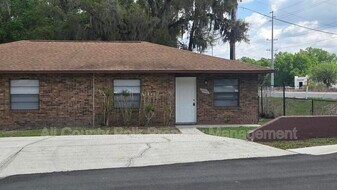 4946 Malibu Ct in Lakeland, FL - Building Photo