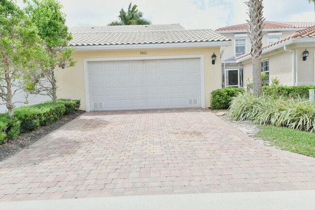 property at 7813 Veronawalk Blvd