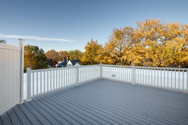 9 Beech St, Unit 3 in Cambridge, MA - Foto de edificio - Building Photo