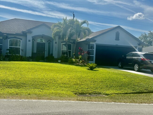 property at 585 SW Undallo Rd