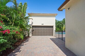 117 NW 8th St in Boca Raton, FL - Building Photo - Building Photo
