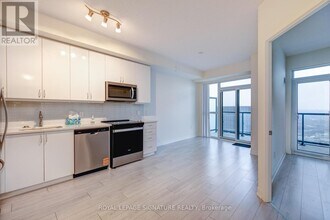 38 Annie Craig Dr in Toronto, ON - Building Photo - Building Photo