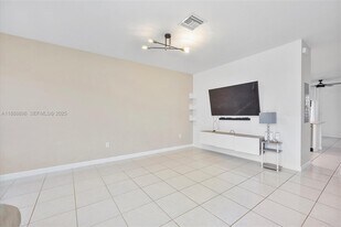 10013 SW 228th Terrace in Miami, FL - Building Photo