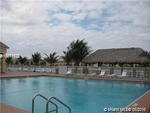 1663 SE 27th Dr-Unit -207 in Homestead, FL - Building Photo - Building Photo