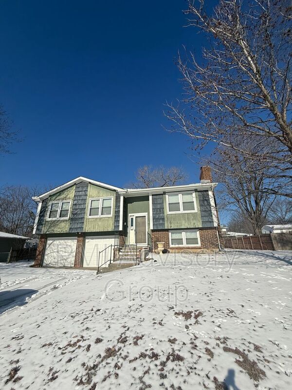 2724 SE Lakeshore Blvd in Topeka, KS - Building Photo - Building Photo