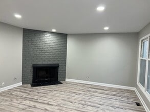 1010 Denham Pl in Schaumburg, IL - Building Photo - Building Photo