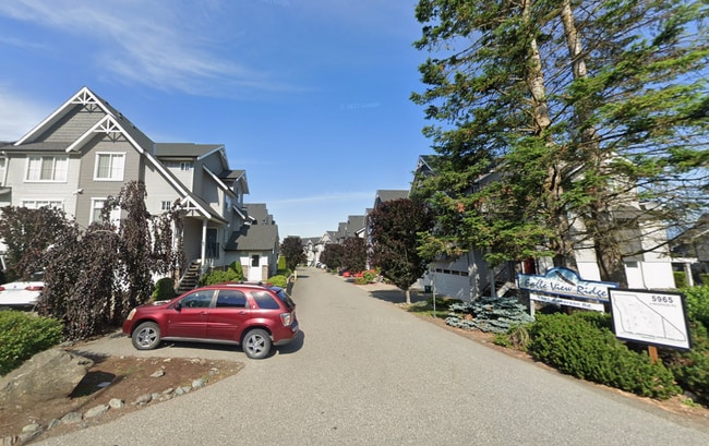 5965-5965 Jinkerson Rd in Chilliwack, BC - Building Photo - Building Photo