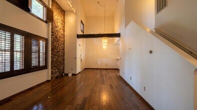 2445 Monarch Dr in Laredo, TX - Building Photo - Building Photo