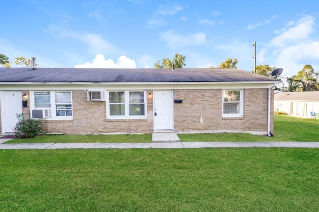 Greenwood Gardens in Greensboro, NC - Building Photo - Building Photo