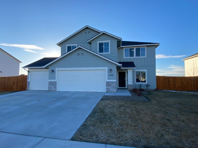 property at 1725 SW Miner St