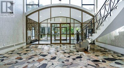 30 Speers Rd in Oakville, ON - Building Photo - Building Photo