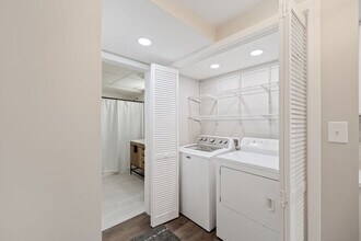 22051 W Taylor Rd in Romeoville, IL - Building Photo - Building Photo