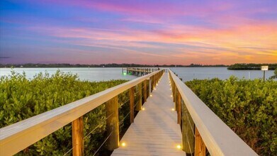 100 61st St E in Palmetto, FL - Foto de edificio - Building Photo