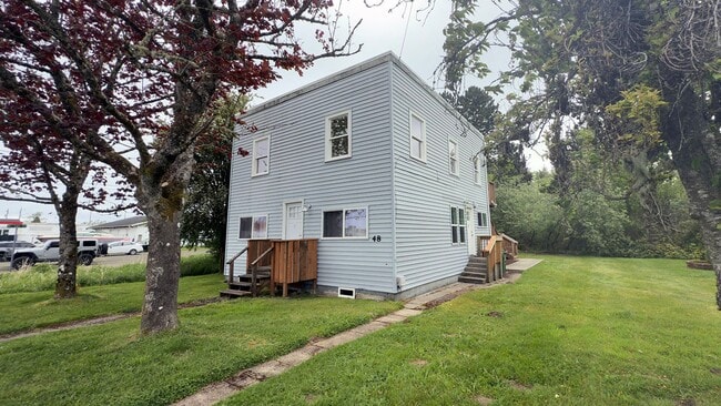 property at 48 SE Anchor Ave