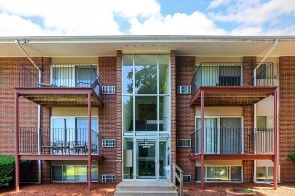 10 Longwood Dr in Andover, MA - Building Photo