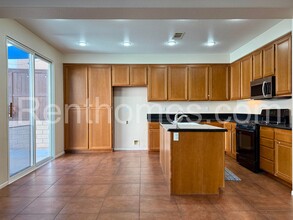 421 Camino Hermoso in San Marcos, CA - Building Photo - Building Photo