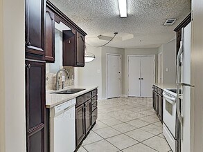 2510 Valley View Dr in Corinth, TX - Foto de edificio - Building Photo