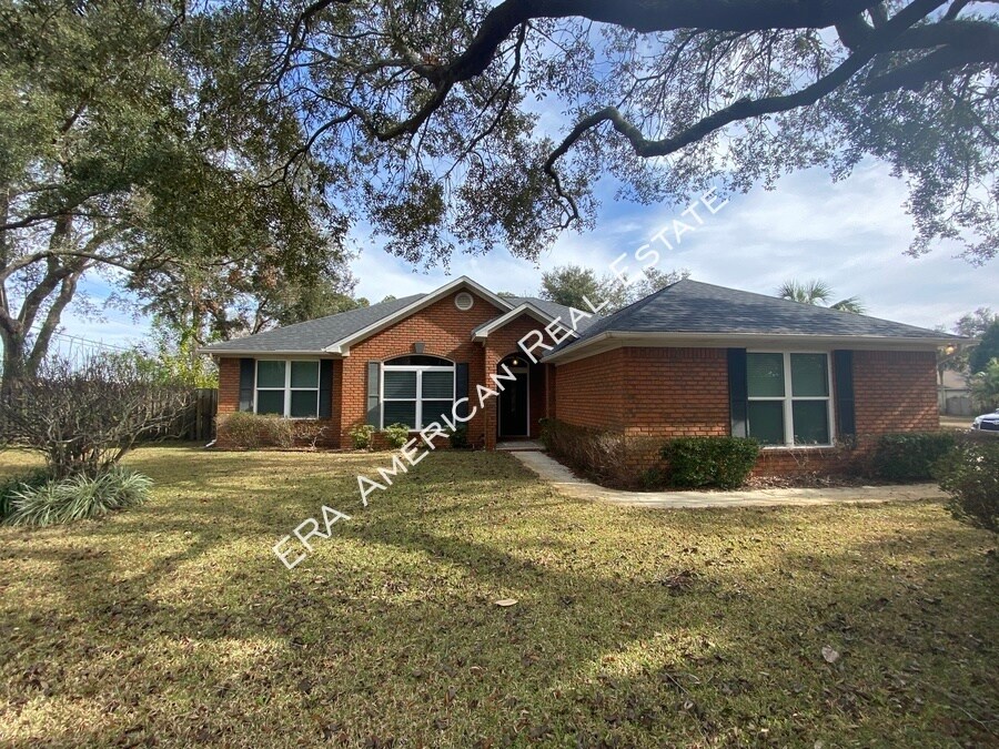 2080 Biscayne Blvd in Navarre, FL - Building Photo