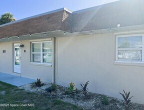 331 S Brevard Ave in Cocoa Beach, FL - Building Photo - Building Photo
