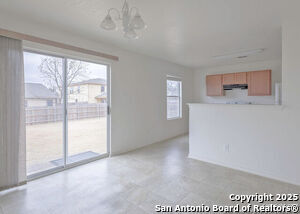 647 Northern Lights Dr in New Braunfels, TX - Building Photo - Building Photo