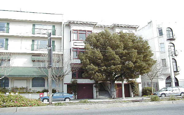 2526 Van Ness Ave in San Francisco, CA - Foto de edificio - Building Photo