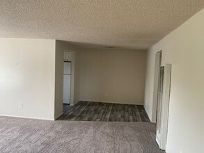 381 Alice St in Medford, OR - Building Photo - Building Photo
