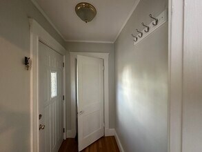 12 Jeanette Ave, Unit Unit #1 in Belmont, MA - Building Photo - Building Photo