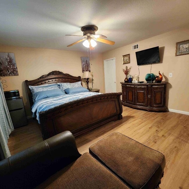 property at 6245 Arden Ave