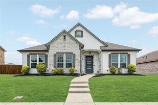 7805 Pebble Beach Dr in Rowlett, TX - Building Photo