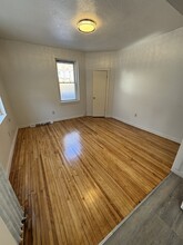 76 Strathmore Rd, Unit #1 in Boston, MA - Foto de edificio - Building Photo