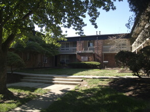 Landis OSU Campus Apartments in Columbus, OH - Foto de edificio - Building Photo