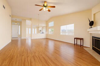 5206 Fawn Hollow Way in Antelope, CA - Building Photo - Building Photo