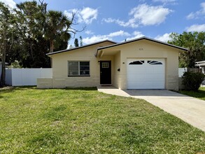 4218 Des Moines St NE in St. Petersburg, FL - Building Photo - Building Photo