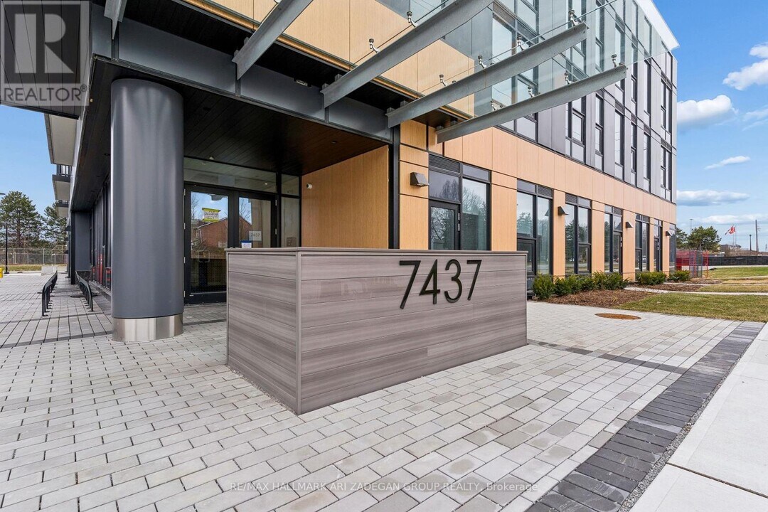 7437 Kingston Rd in Toronto, ON - Building Photo