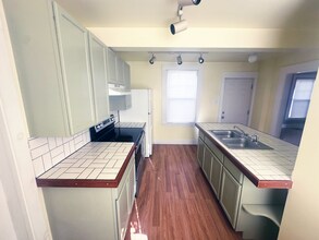 13 Center St in Waterville, ME - Building Photo - Building Photo