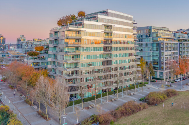 Canada House West in Vancouver, BC - Building Photo - Building Photo