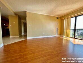 15 North Beacon St, Unit 503 in Boston, MA - Building Photo - Building Photo