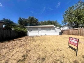 2006 Bell St in Wichita Falls, TX - Building Photo