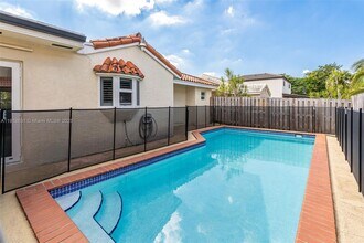 12405 SW 95th Terrace in Miami, FL - Building Photo - Building Photo