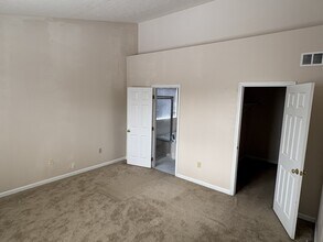 2341 Oaktree Pl in Cincinnati, OH - Building Photo - Building Photo