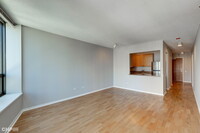 400 N La Salle Dr, Unit 2303 in Chicago, IL - Building Photo - Building Photo