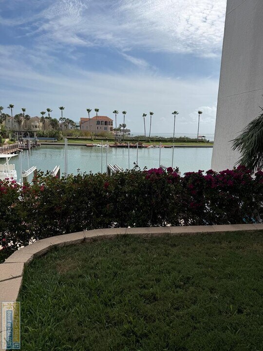 6201 Padre Blvd in South Padre Island, TX - Building Photo