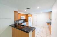 1503 Veracruz Ln in Weston, FL - Foto de edificio - Building Photo