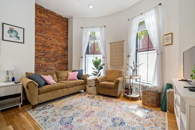 property at 4 Union Pk St