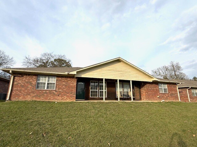 908 Andrews St in Jacksonville, TX - Building Photo