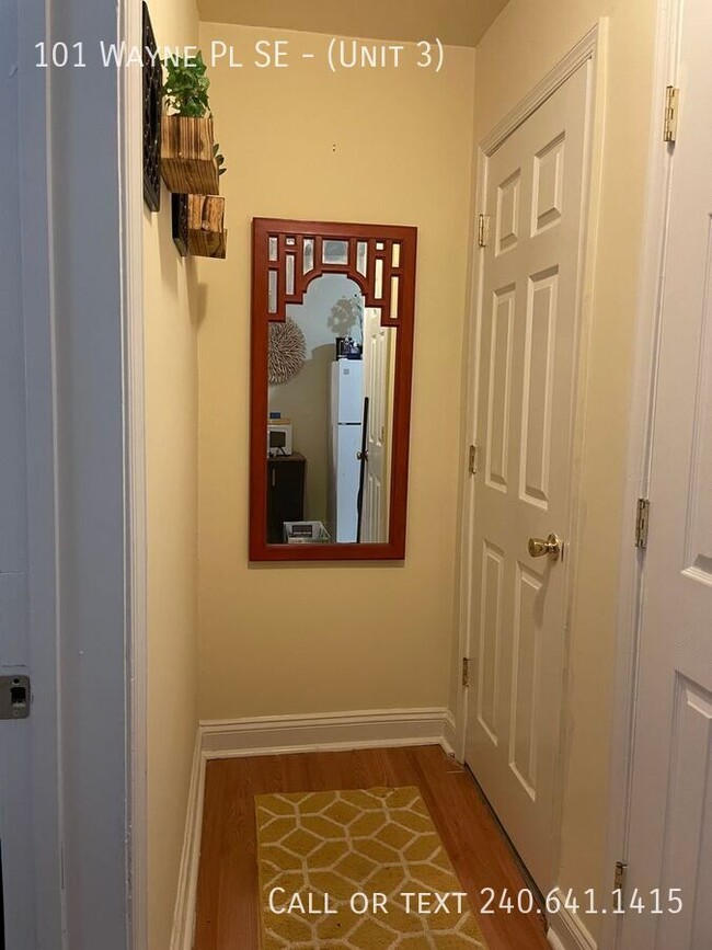 property at 101 Wayne Pl SE