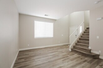 1002 Tidal Foam Ct in Henderson, NV - Building Photo - Building Photo