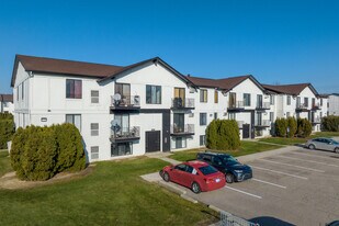 Park On Canal Apartments - Clinton Twp, MI in Clinton Township, MI - Building Photo